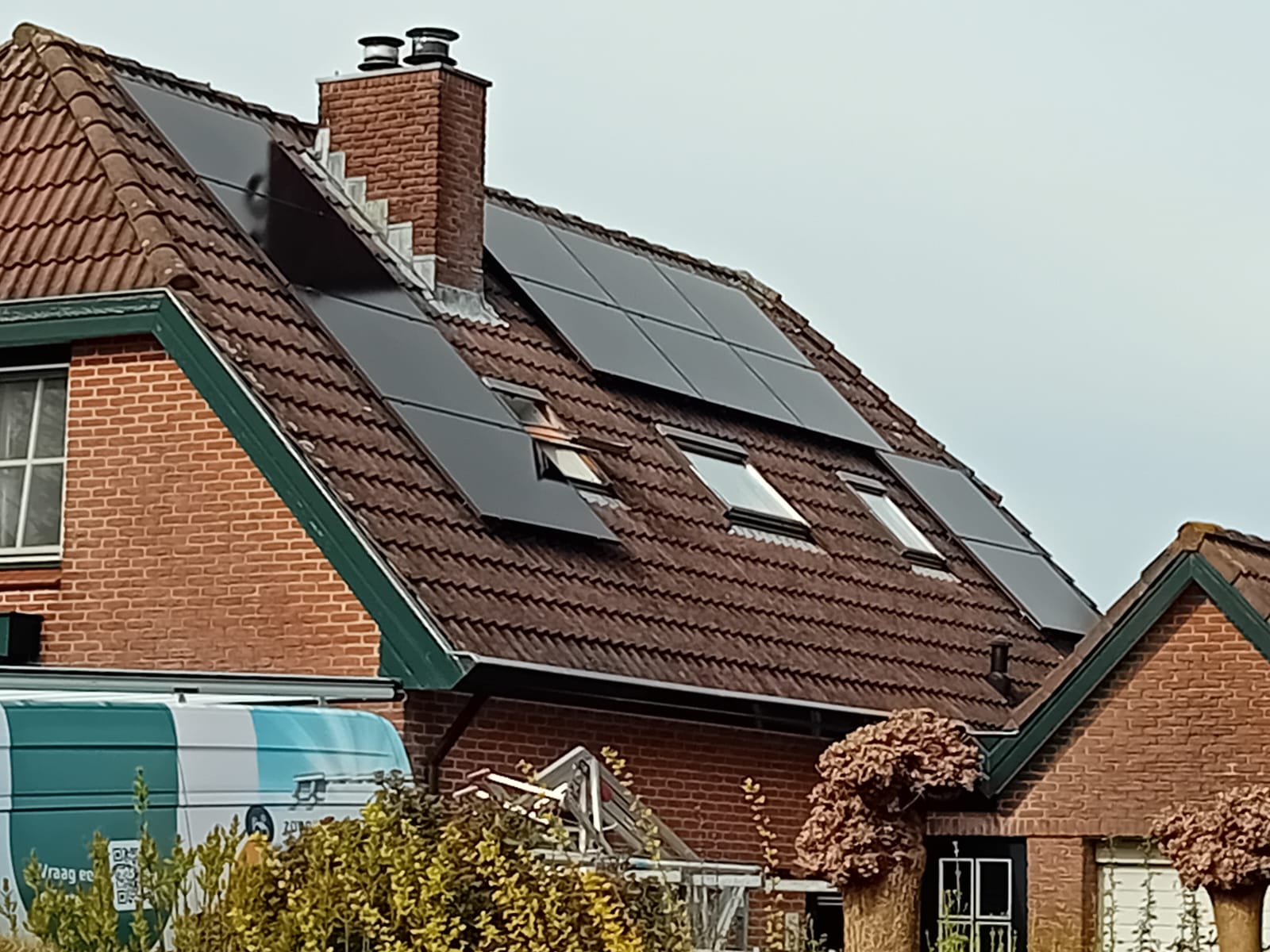 Uitgebreide zonnepaneleninstallatie in Lieren