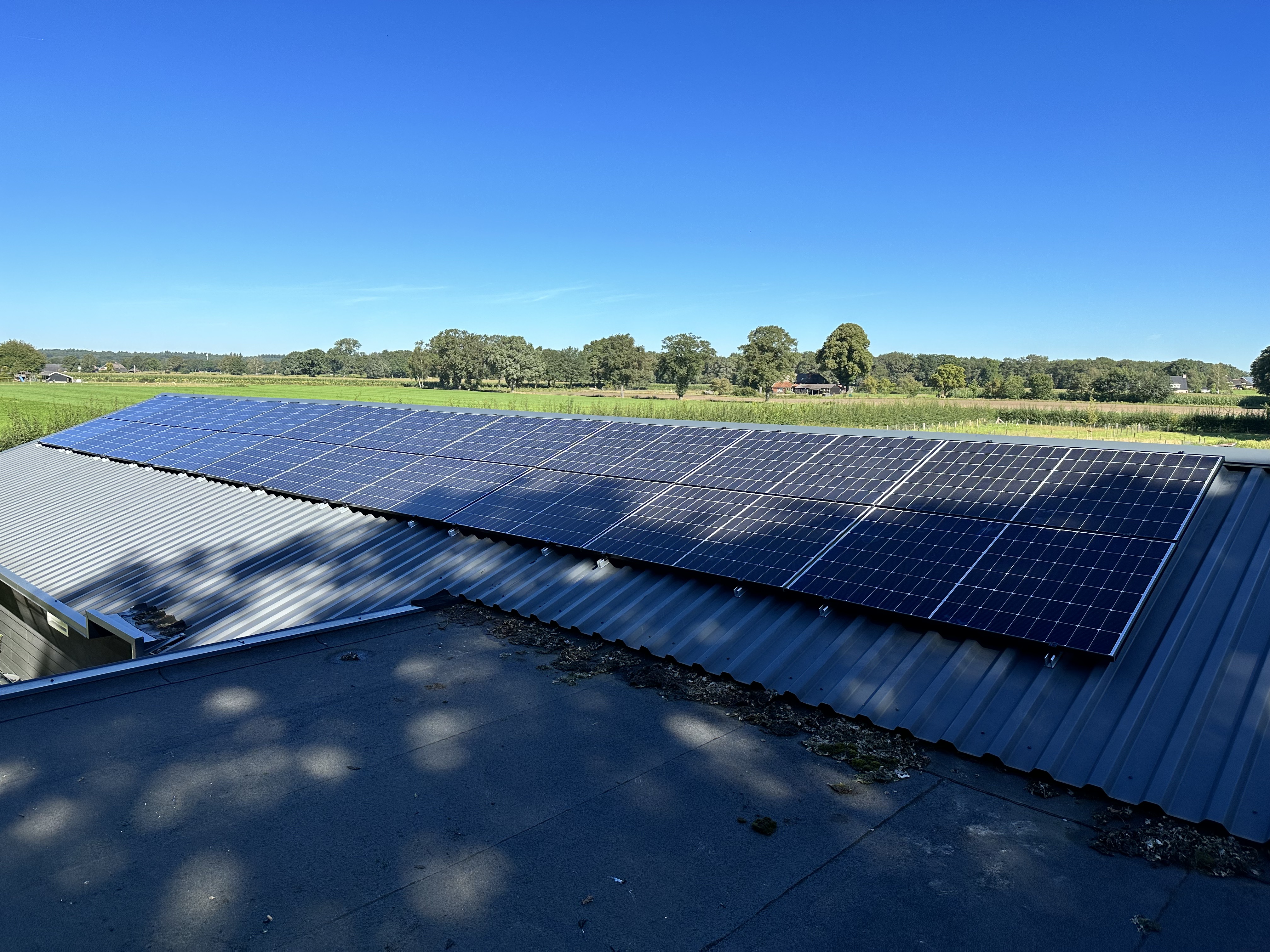 20 zonnepanelen op hellend dak in Holten