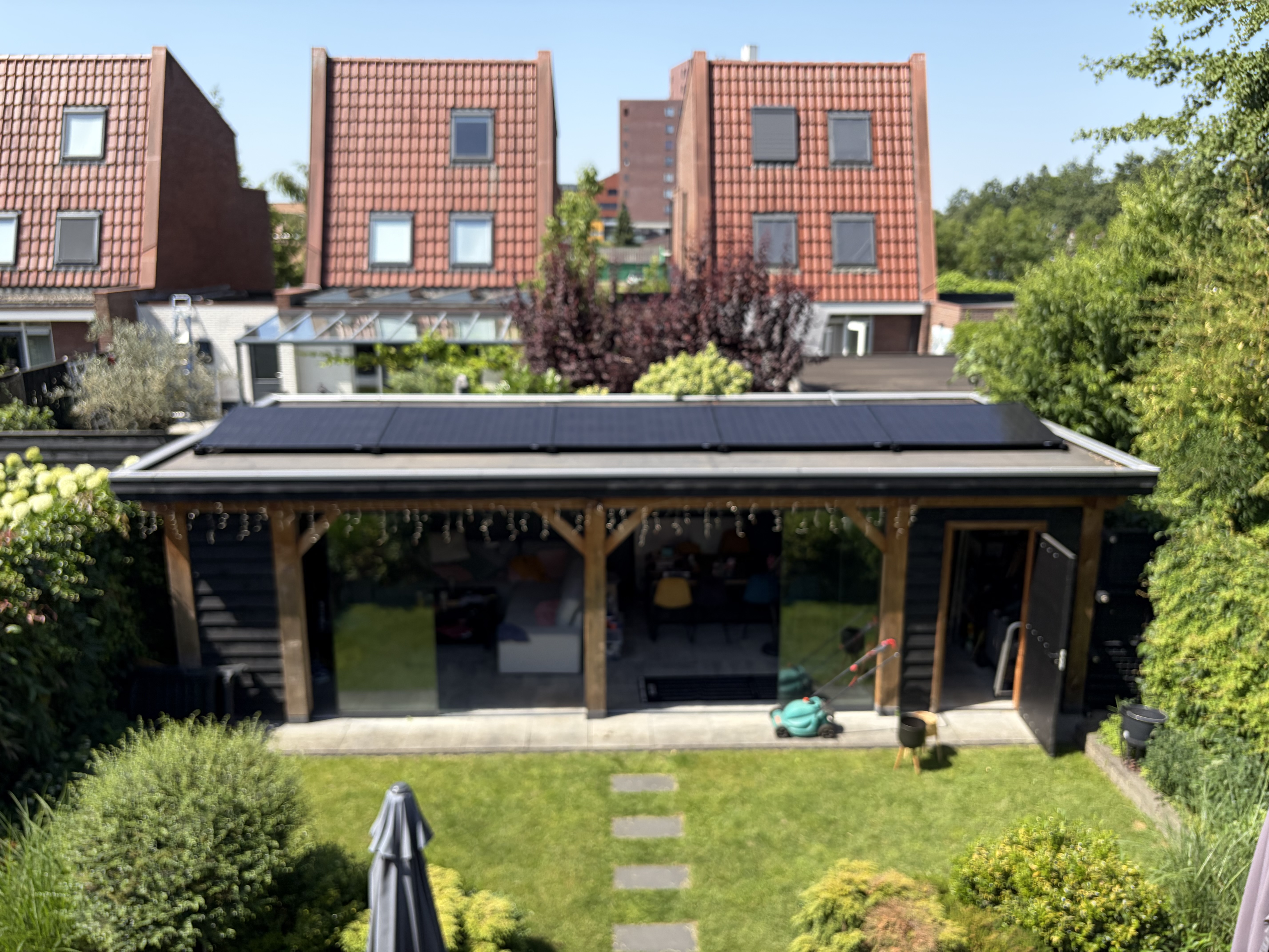 10 full black zonnepanelen in Apeldoorn