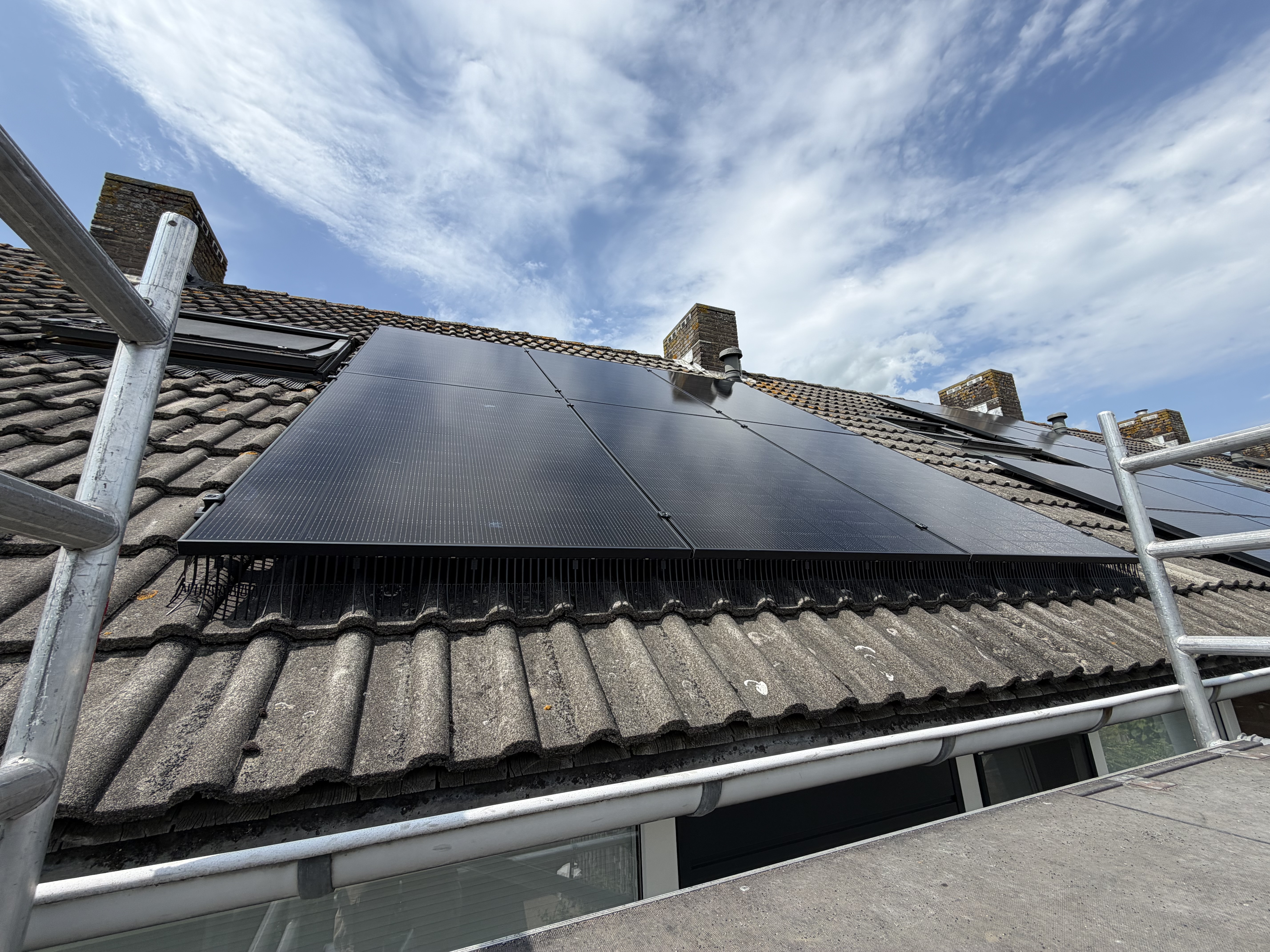 Zonnepanelen met hybride omvormer in Apeldoorn